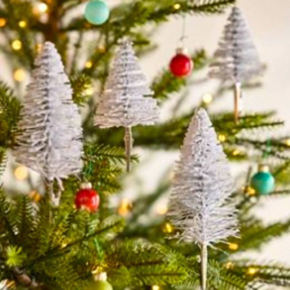 Set of 4‎ clip on White Brush Christmas Trees